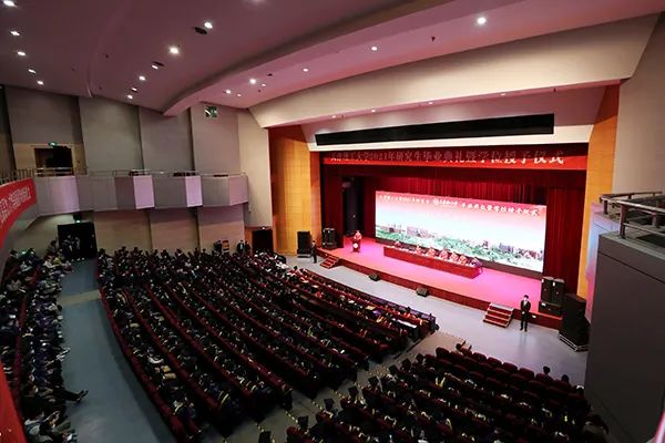 开云官方在线入口举行2021年研究生毕业典礼暨学位授予仪式